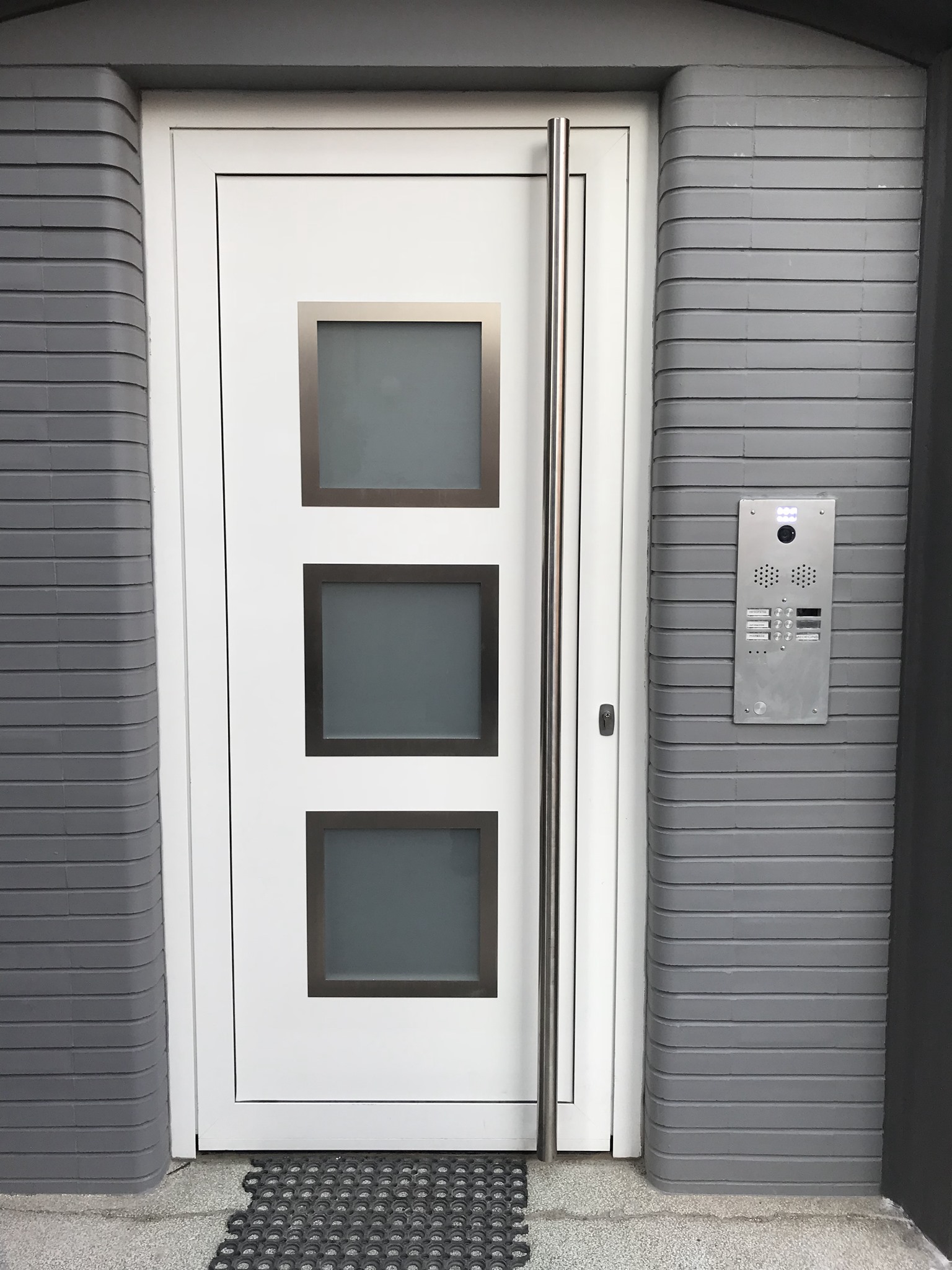 PORTE | Serrurerie Keller Quels sont les avantages de la porte d’entrée en aluminium ? Bischheim